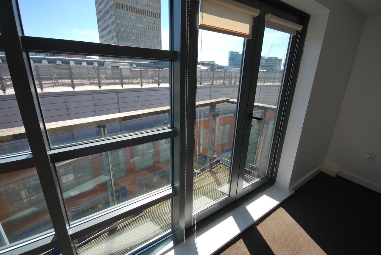 Atana Apartments Manchester Exterior photo