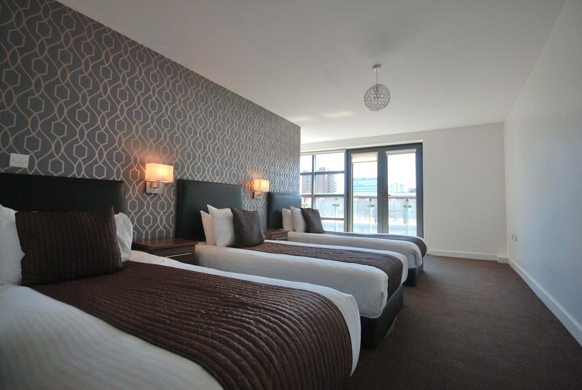 Atana Apartments Manchester Exterior photo